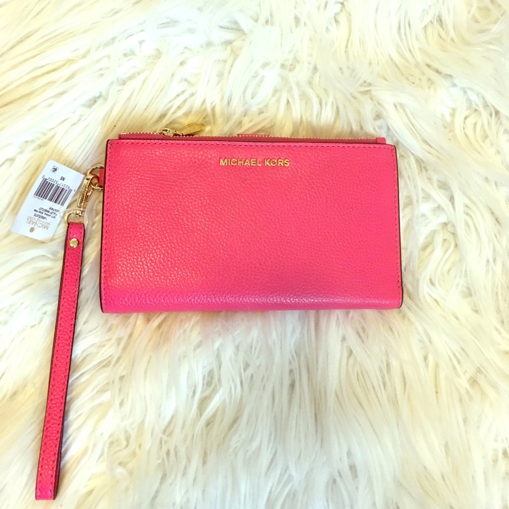Michael Kors Pink Wallet/Wristlet👛